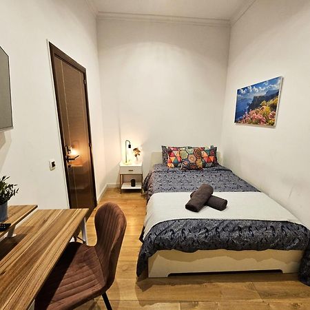 By La Rambla Rooms Barcelona Bagian luar foto