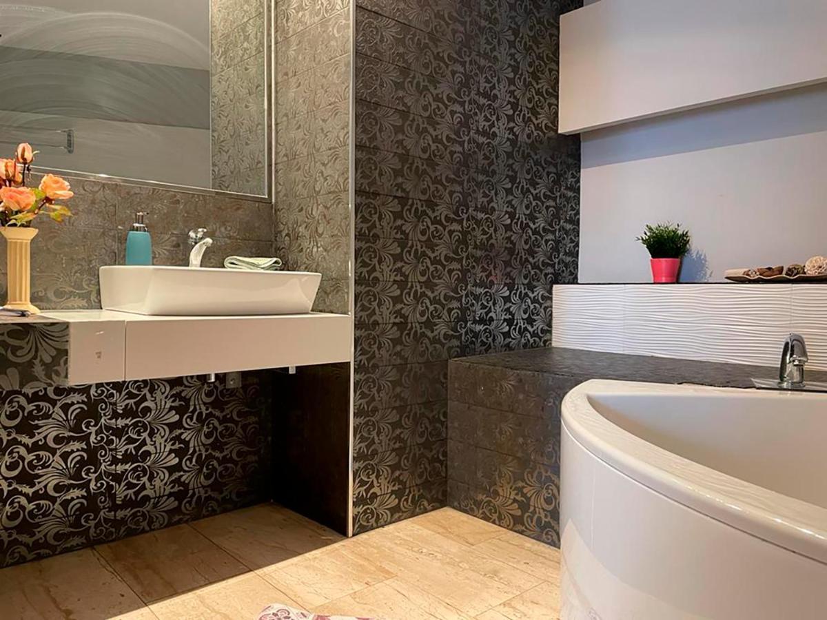By La Rambla Rooms Barcelona Bagian luar foto
