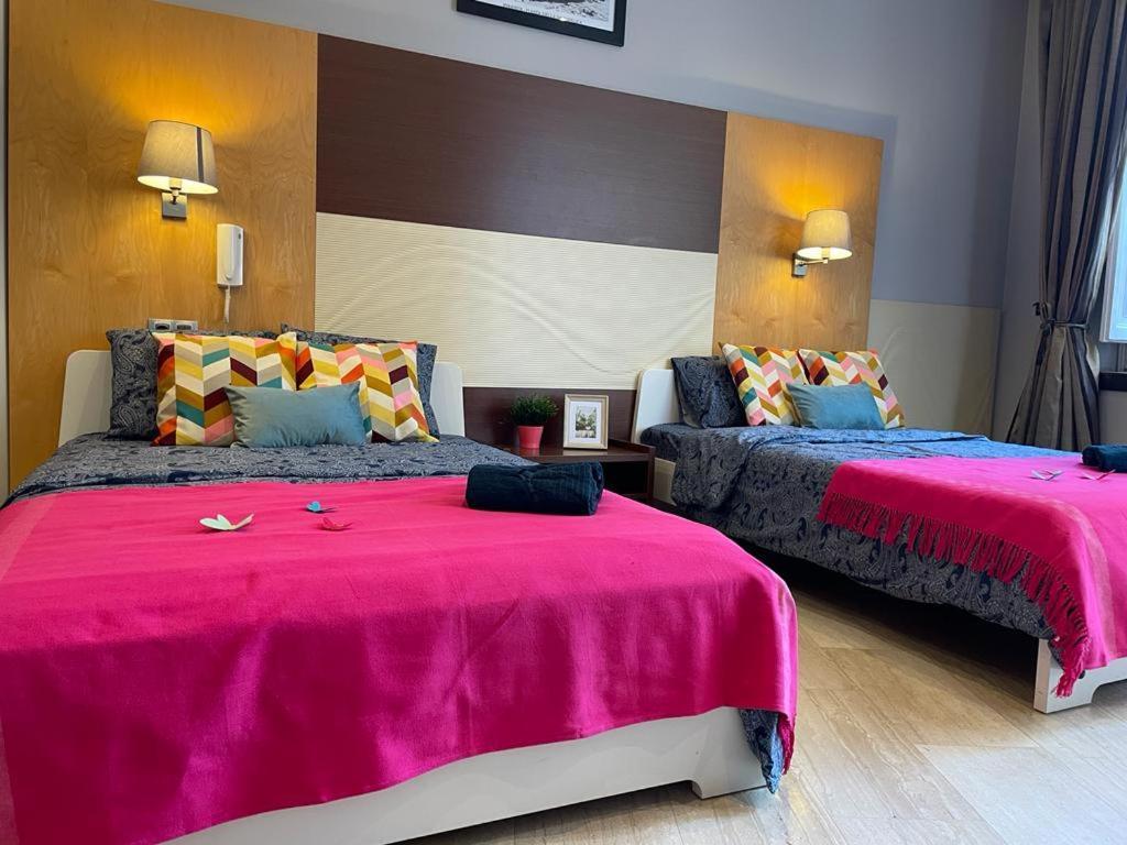 By La Rambla Rooms Barcelona Bagian luar foto