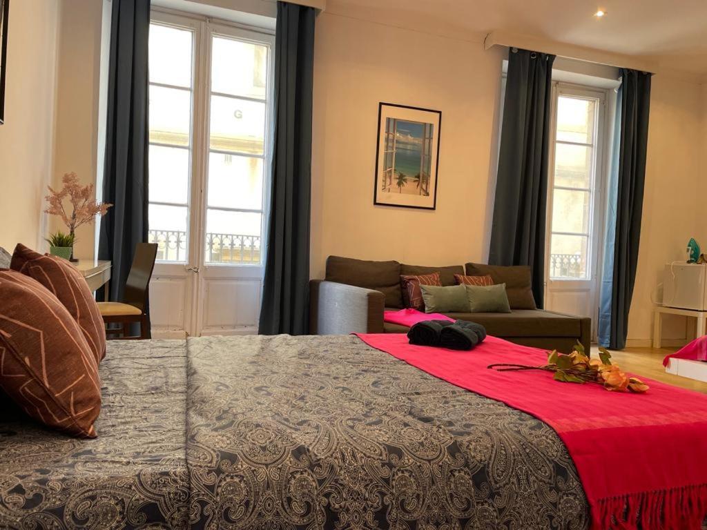 By La Rambla Rooms Barcelona Bagian luar foto